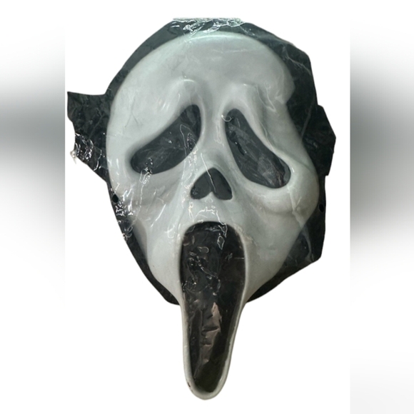Scream Ghost Face Mask - Picture 1 of 3